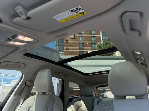 Used 2022 Volvo XC60 B5 Momentum w/ Advanced Package image 29
