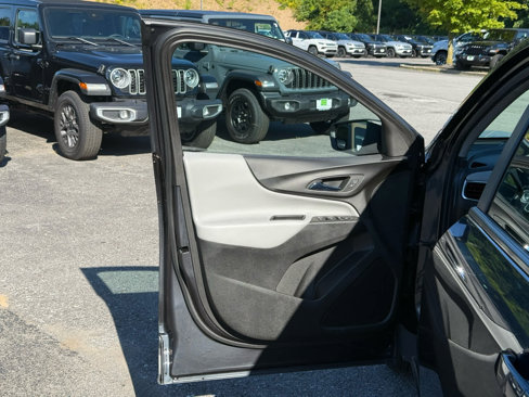Used 2022 Chevrolet Equinox LS image 15