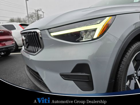 Used 2025 Volvo XC40 B5 Core w/ Protection Package Premier image 10