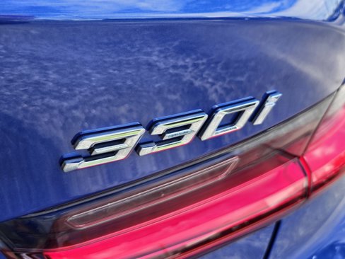Certified 2022 BMW 330i Sedan w/ M Sport Package image 20