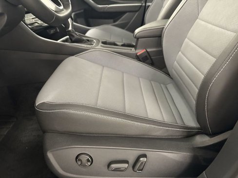 Used 2025 Volkswagen Jetta SE image 4
