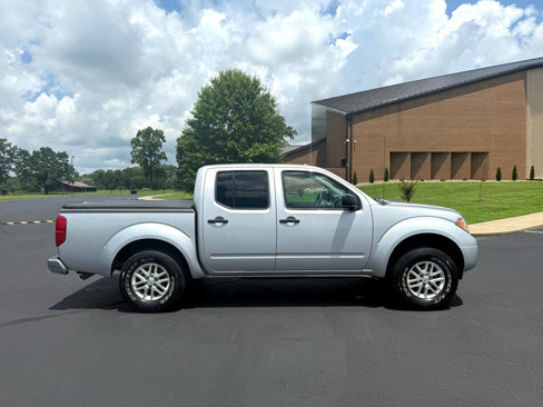 Used 2018 Nissan Frontier SV image 3