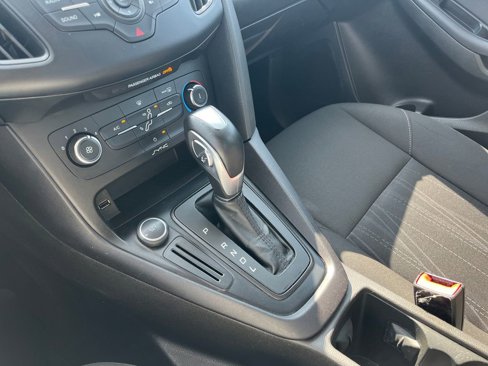 Used 2016 Ford Focus SE w/ SE Power Seat Package image 23