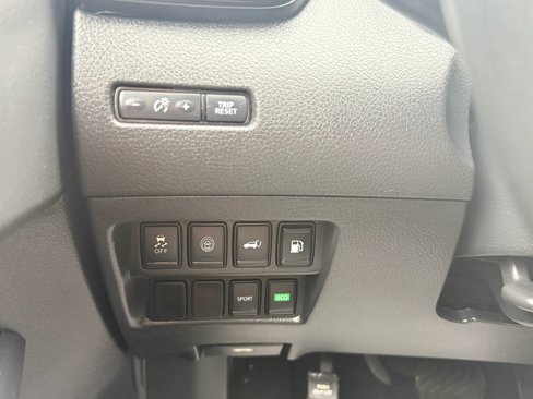Used 2019 Nissan Rogue SV image 22