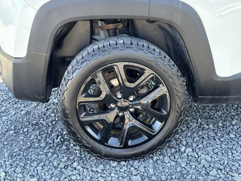 Used 2018 Jeep Renegade Limited w/ UConnect 8.4 Nav Group image 34