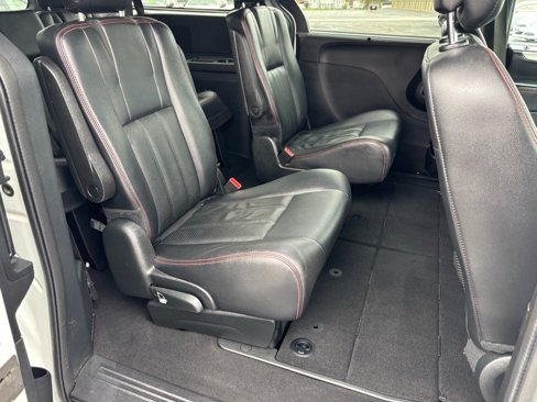 Used 2018 Dodge Grand Caravan GT image 20
