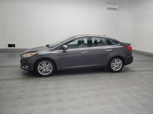Used 2018 Ford Focus Titanium image 2
