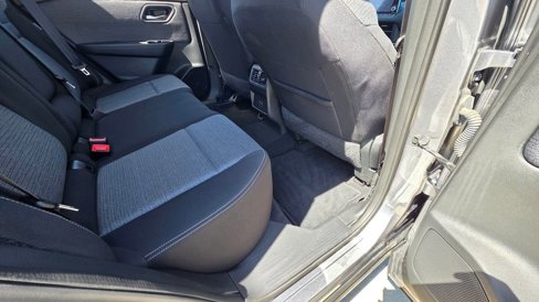 Used 2023 Nissan Rogue SV image 17
