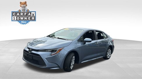 Used 2023 Toyota Corolla LE image 3