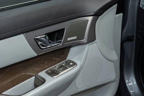 Used 2009 Jaguar XF Premium image 14