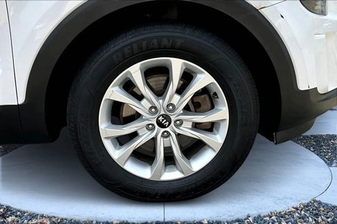 Used 2021 Kia Telluride LX image 8