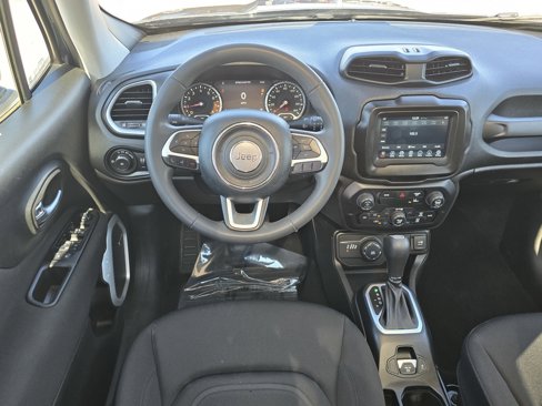 Used 2021 Jeep Renegade Latitude w/ Sun & Sound Group image 13