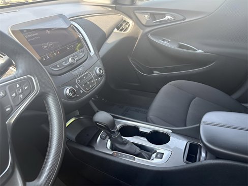 Used 2024 Chevrolet Malibu LT image 11