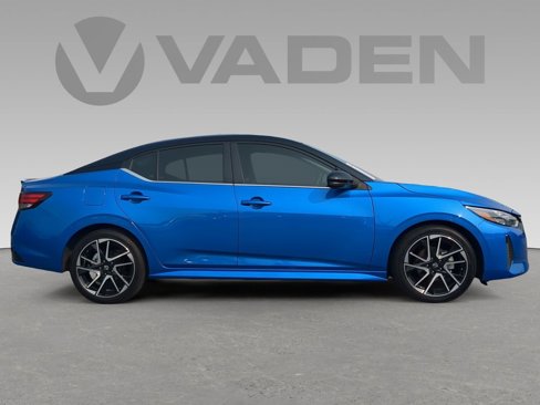 Used 2024 Nissan Sentra SR w/ Trunk Package image 2