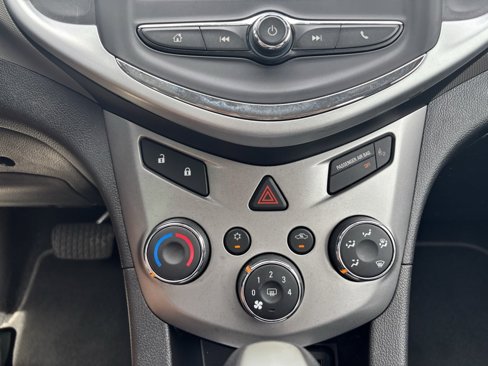 Used 2018 Chevrolet Sonic LT image 8