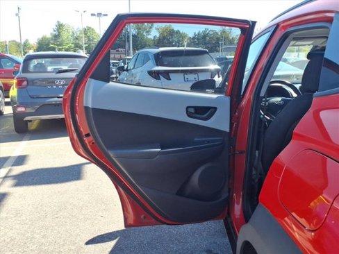 Used 2019 Hyundai Kona SEL image 13