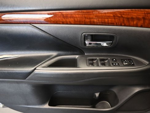 Used 2015 Mitsubishi Outlander SE image 10