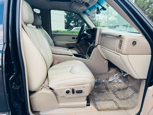 Used 2003 Chevrolet Suburban LT w/ LT Preferred Equipment Group image 15