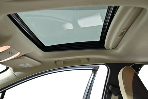 Used 2016 Toyota Prius image 28
