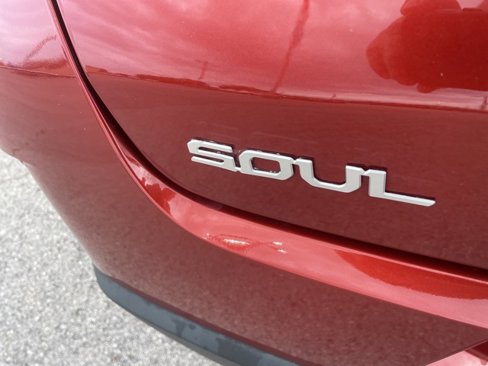 Used 2023 Kia Soul LX w/ LX Technology Package image 9