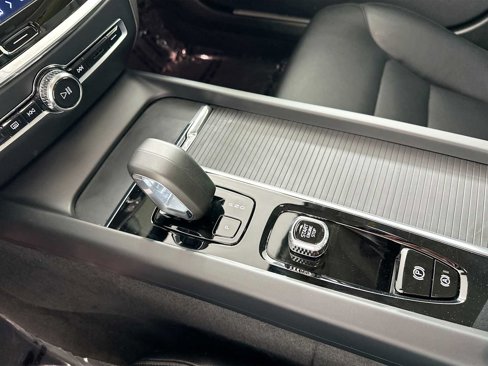Certified 2025 Volvo S60 B5 Core image 16