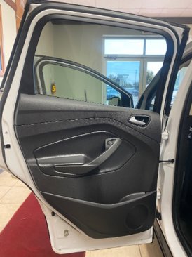 Used 2018 Ford Escape SE image 14