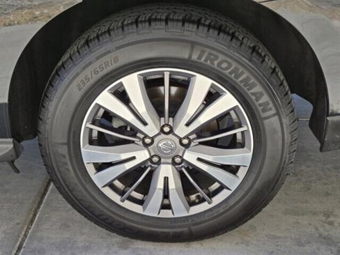 Used 2020 Nissan Pathfinder SL image 9