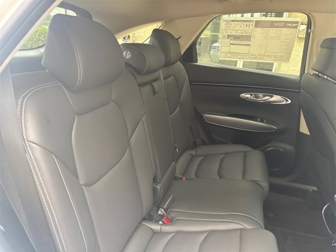 Used 2025 Genesis GV70 2.5T w/ Select Package image 13