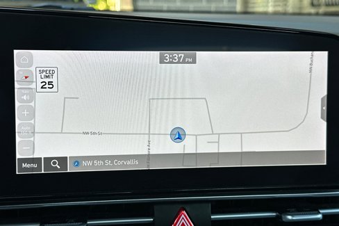 Used 2024 Hyundai Elantra SEL image 18