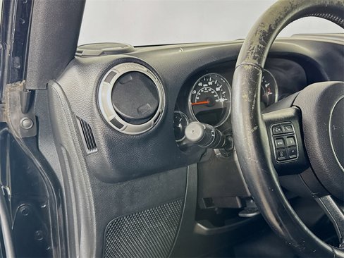Used 2016 Jeep Wrangler Unlimited Sahara w/ Max Tow Package image 7