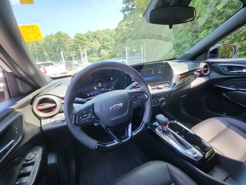 Certified 2025 Chevrolet Trax RS w/ Sunroof Package image 14