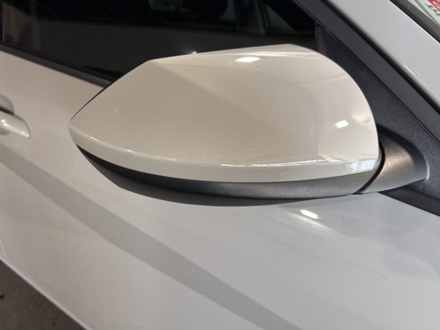 Used 2025 Hyundai Elantra SE image 9