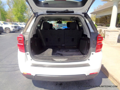 Used 2017 Chevrolet Equinox LT w/ Convenience Package image 18