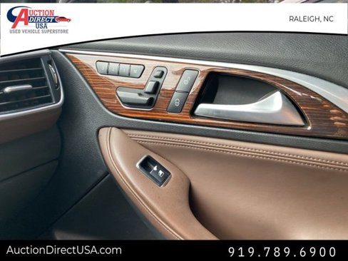Used 2017 INFINITI QX30 Premium w/ Technology Package image 25