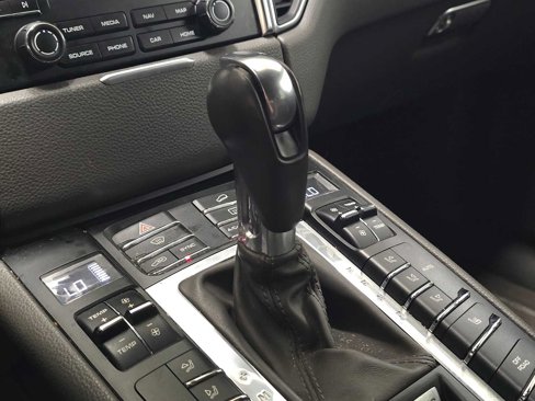 Used 2017 Porsche Macan image 33