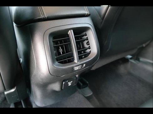 Used 2018 Jeep Cherokee Latitude Plus w/ Cold Weather Group image 7
