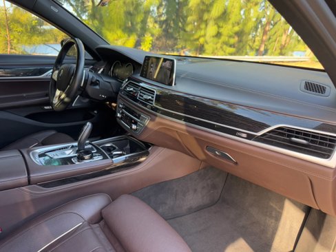 Used 2018 BMW 750Li xDrive image 17