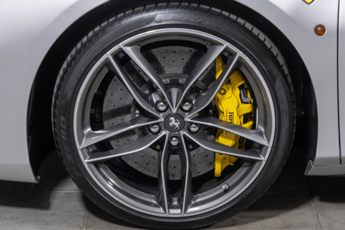 Used 2016 Ferrari 488 Spider image 23