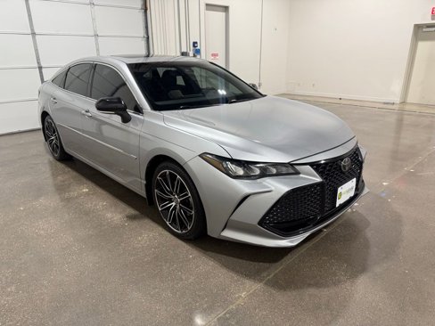 Used 2020 Toyota Avalon XSE image 3