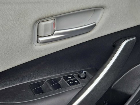 Used 2023 Toyota Corolla SE image 17