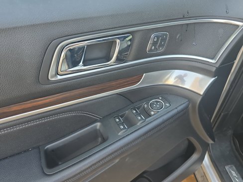 Used 2018 Ford Explorer Limited image 9