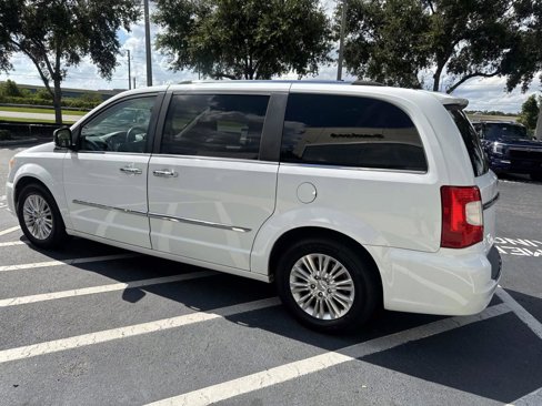 Used 2015 Chrysler Town & Country Limited w/ Trailer Tow Group image 4