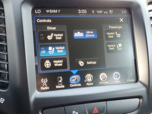 Used 2018 Jeep Cherokee Overland image 23