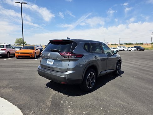 Used 2024 Nissan Rogue SV image 6