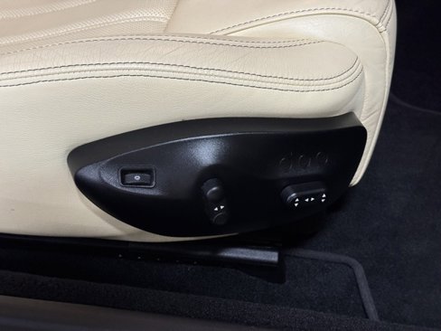 Used 2011 Maserati GranTurismo Convertible image 15