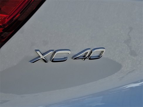 New 2025 Volvo XC40 B5 Core w/ Protection Package Premier image 21