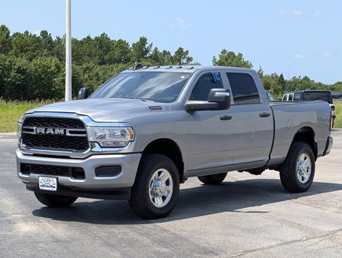 Used 2024 RAM 2500 Tradesman w/ Chrome Appearance Group image 3