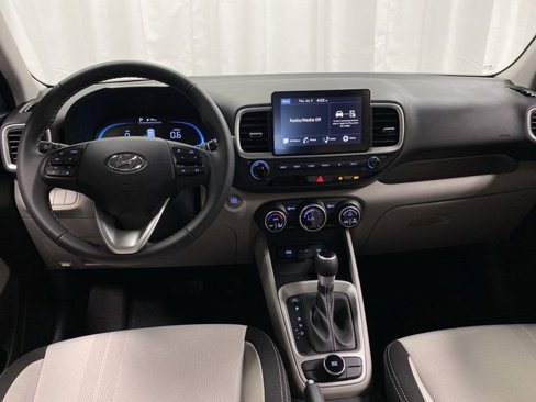 New 2025 Hyundai Venue SEL image 5
