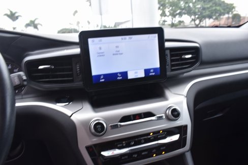 Used 2022 Ford Explorer XLT image 19