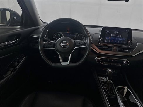 Used 2024 Nissan Altima 2.5 SR image 18